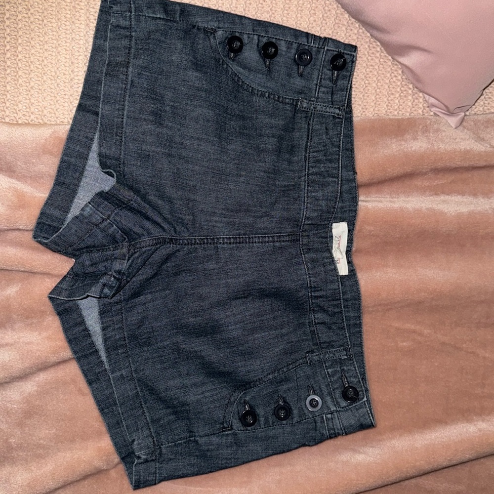 Forever 21 women’s jean shorts
